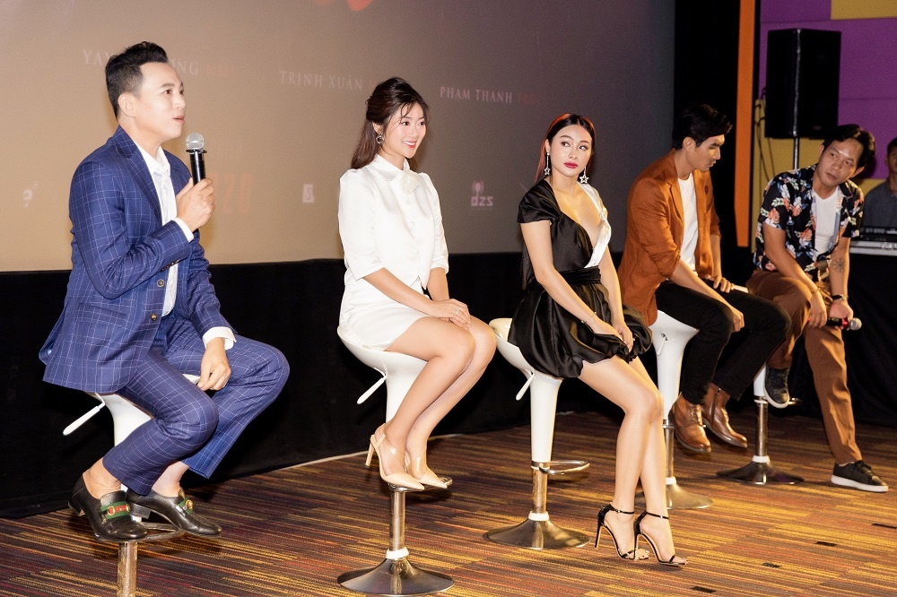 phim 18+ khong cau khach bang canh nong anh 1