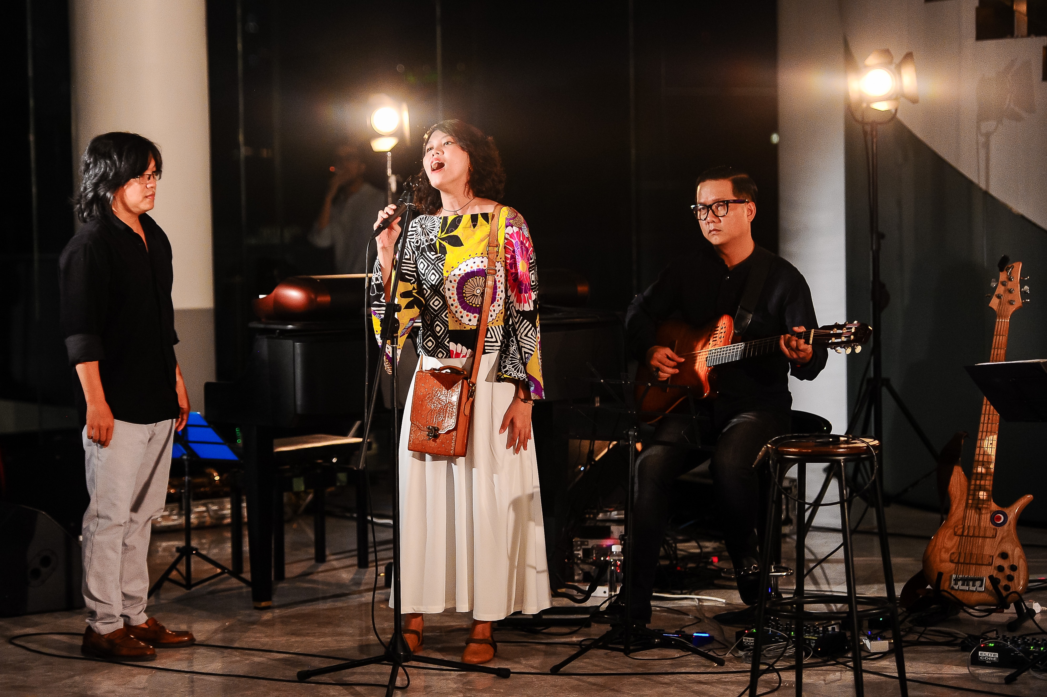 nhac Trinh trong 9X anh 2