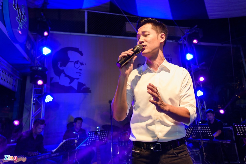 gia tri bac ty cua Hoang Thuy Linh,  AMEE anh 3