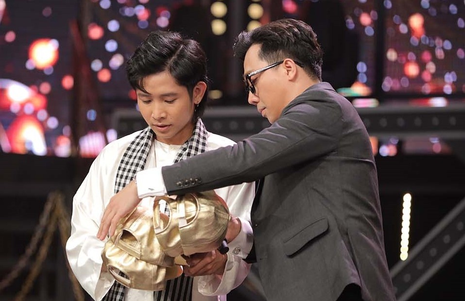 Tran Thanh duoc khen hai huoc khi dan Rap Viet hinh anh