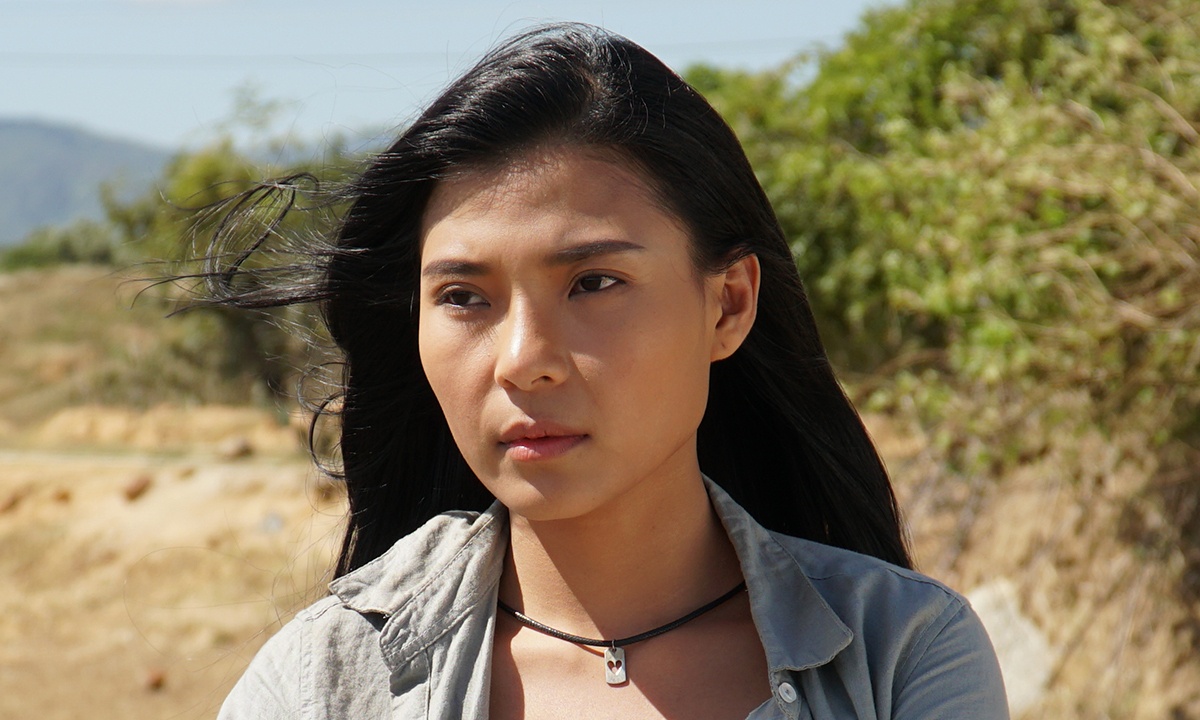 Thuy Diem va phim ve dan ba chua hoang tren song gio vang hinh anh