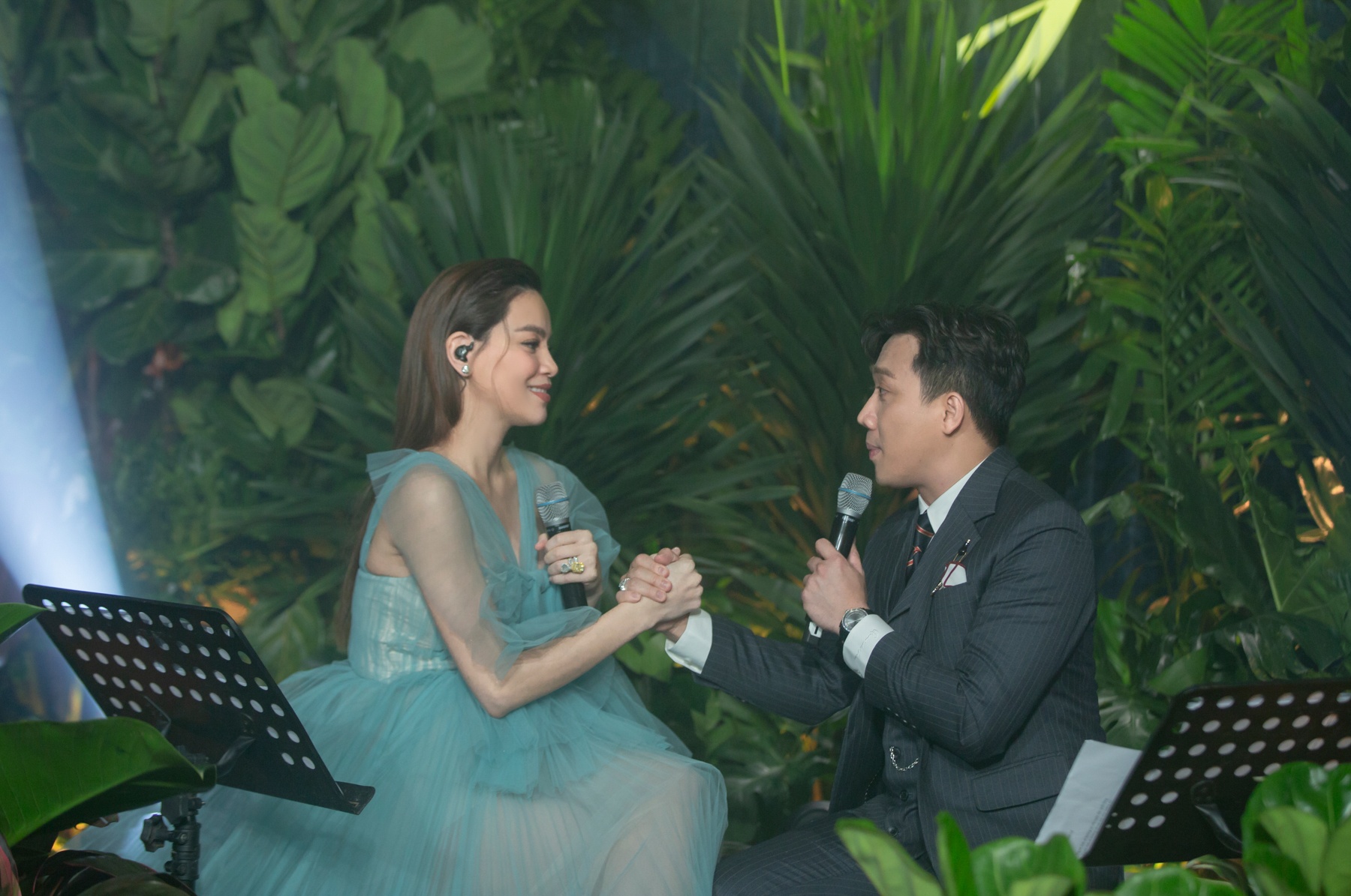 Dem nhac 10 khan gia tham du cua Ho Ngoc Ha anh 2