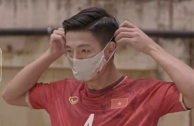 Bui Tien Dung dong MV co vu chong Covid-19 hinh anh