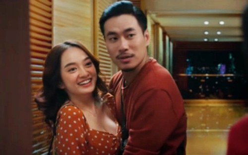 'Lat mat va Tiec trang mau can ra rap ngay' hinh anh