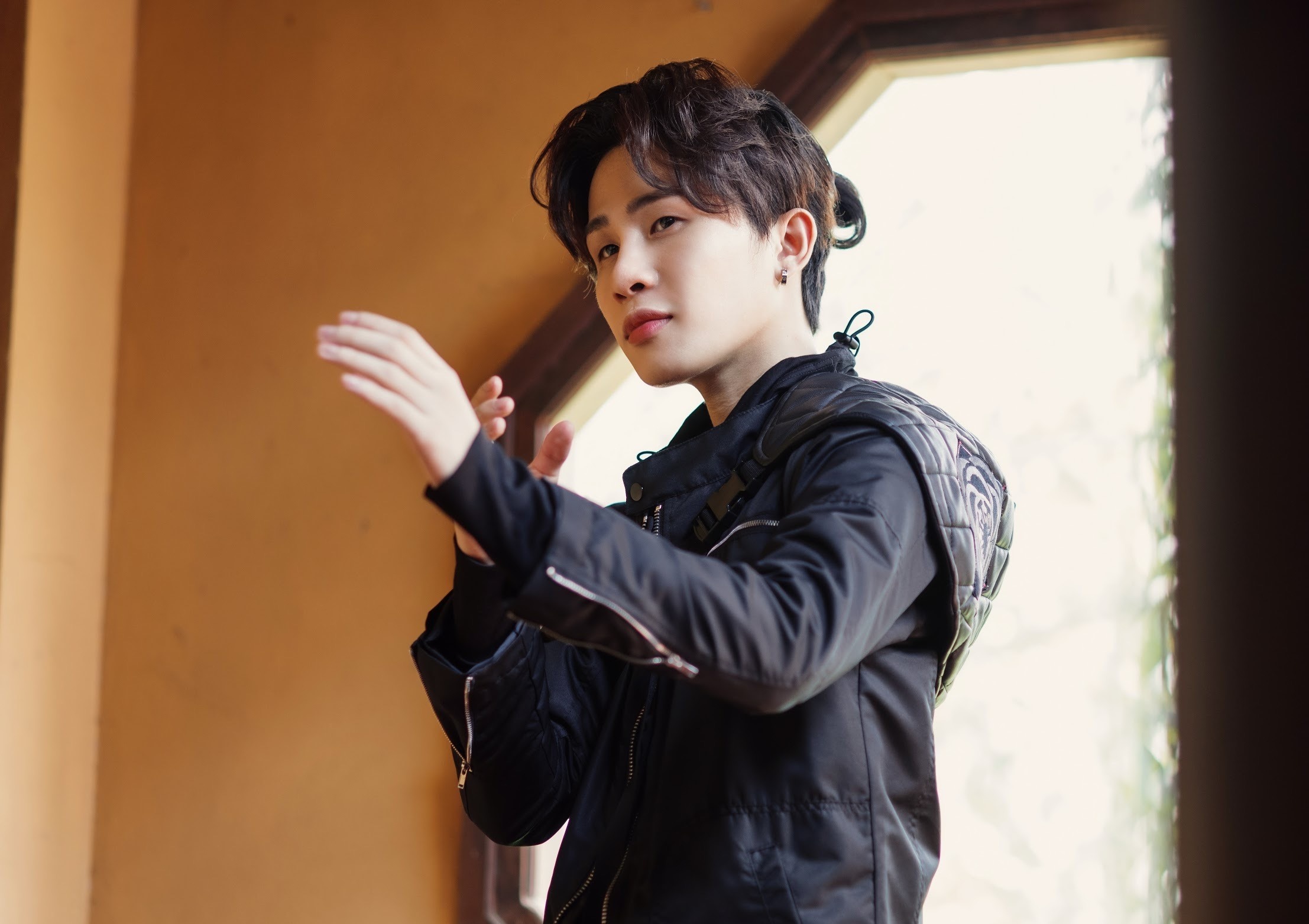 Tranh cai trai chieu ve MV tro lai cua Jack hinh anh