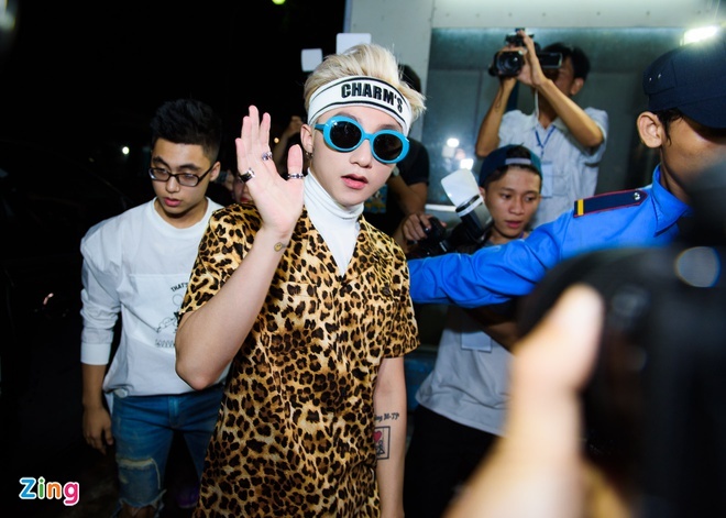 Son Tung M-TP co con la rapper anh 2