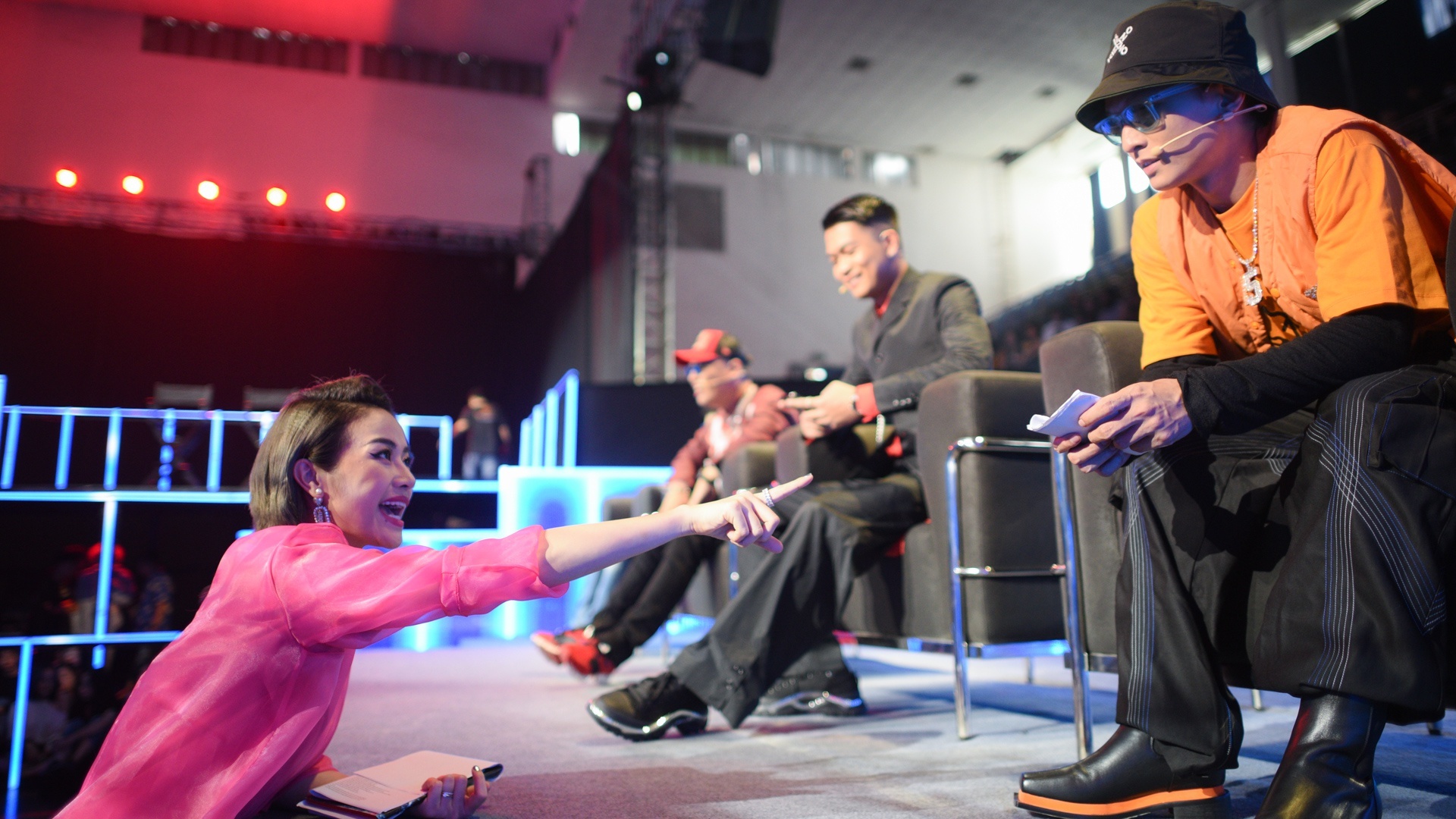 game show chuong Tran Thanh,  Dai Nghia anh 2