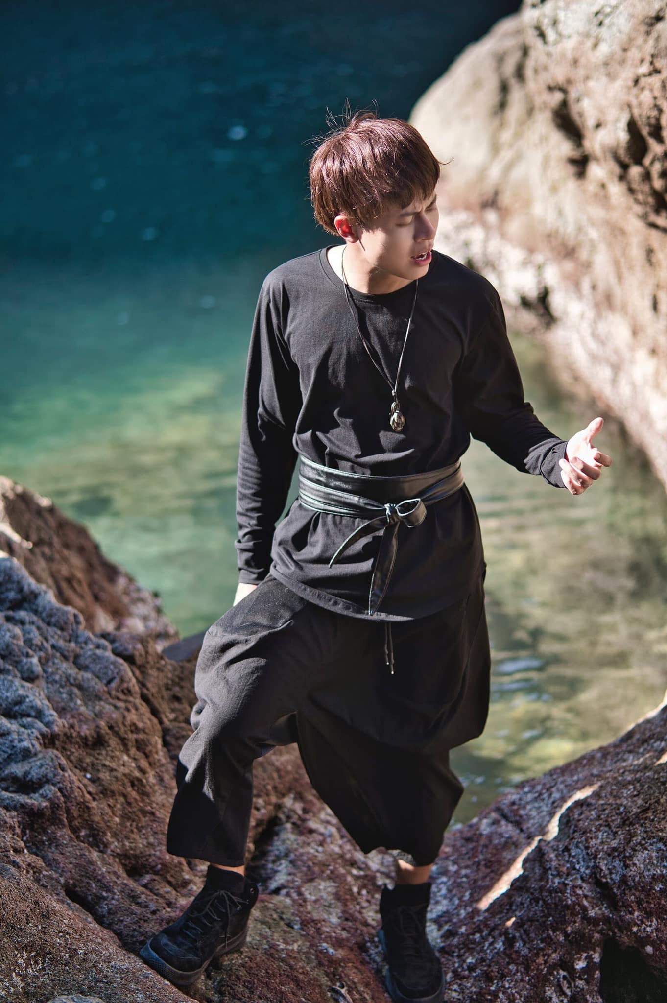 Review album Ai mang cô đơn đi ảnh 4 Review album Ai mang co don di anh 4