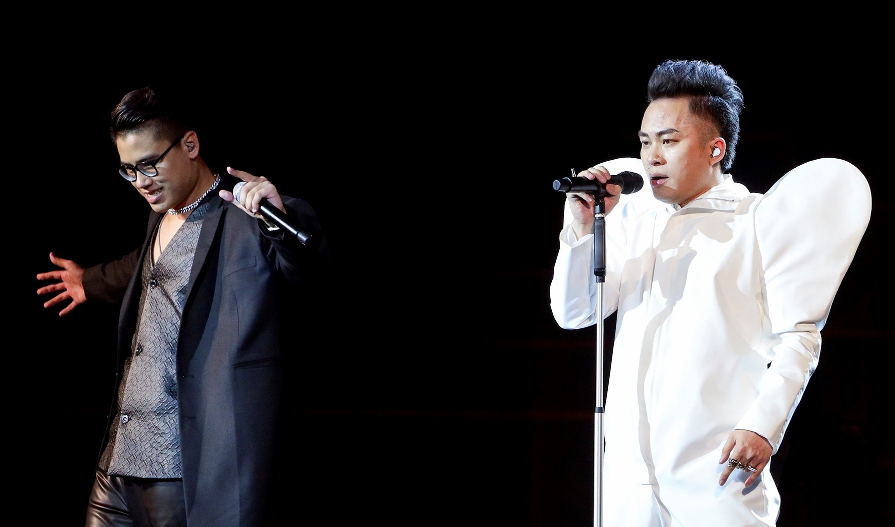 ‘Con nguoi’ cua Tung Duong va vi tri chua ai du suc thay the hinh anh