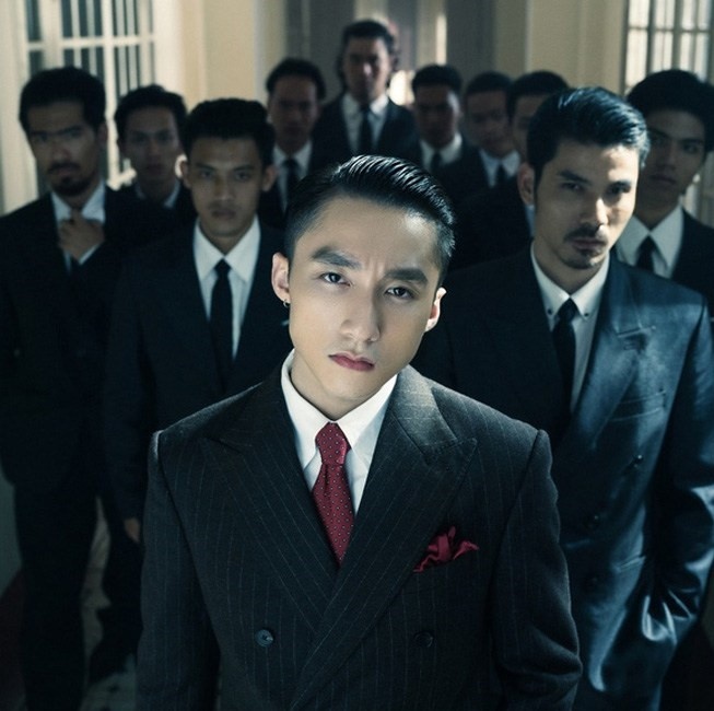 review Chung ta cua hien tai anh 1