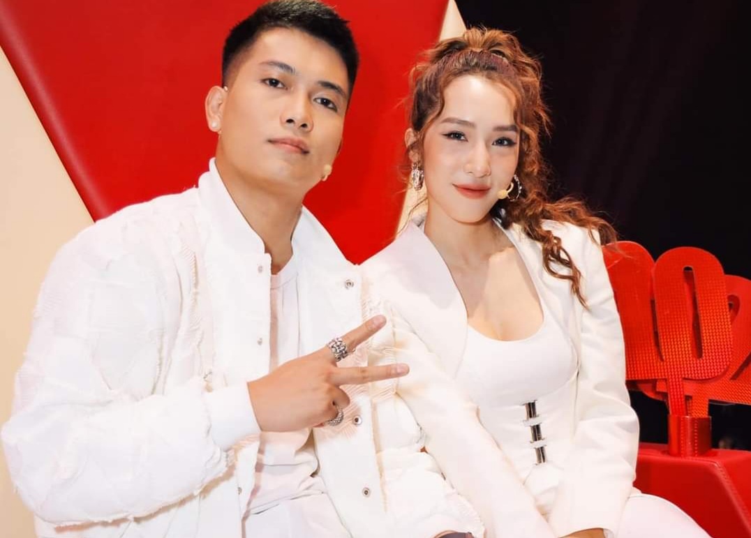 Rap cuu gia quang cao Giong hat Viet nhi? hinh anh