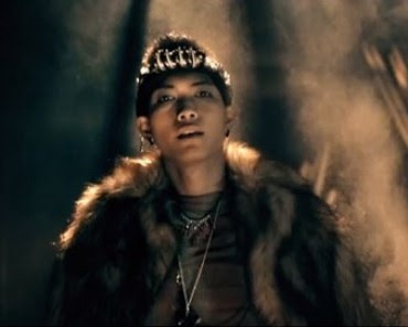 Ai dua BigDaddy den hai chiec ghe nong gio vang anh 3