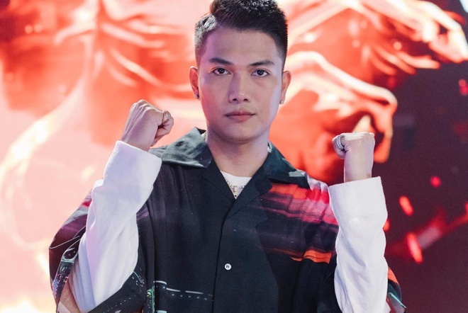 Dieu gi dua rapper BigDaddy den hai chiec ghe nong tren gio vang? hinh anh