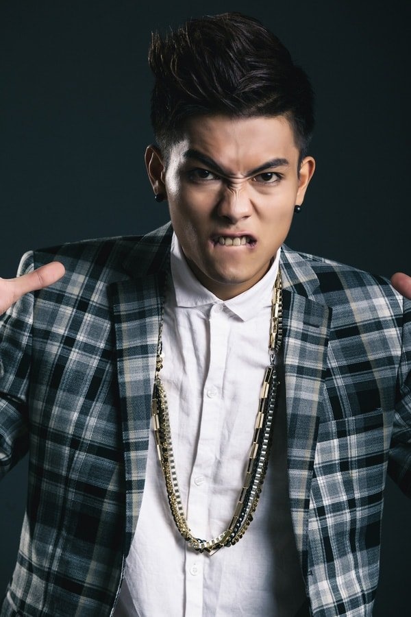 Ai dua BigDaddy den hai chiec ghe nong gio vang anh 2