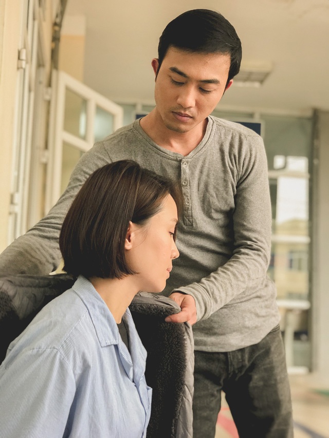Hướng dương ngược nắng lãng phí Doãn Quốc Đam ảnh 3 Huong duong nguoc nang lang phi Doan Quoc Dam anh 3