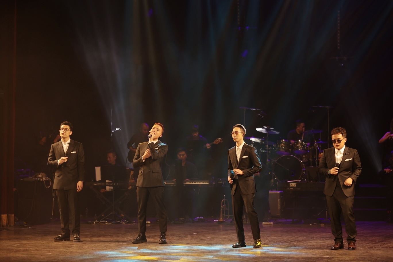 Khi Da LAB ‘dung do’ den dai anh 1