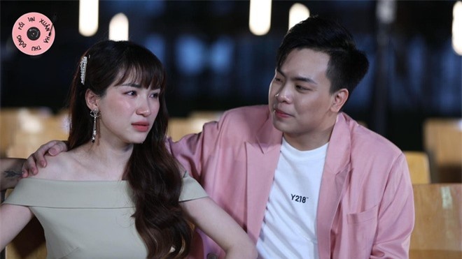 Hoa Minzy khoc khi Uyen Linh hat anh 2