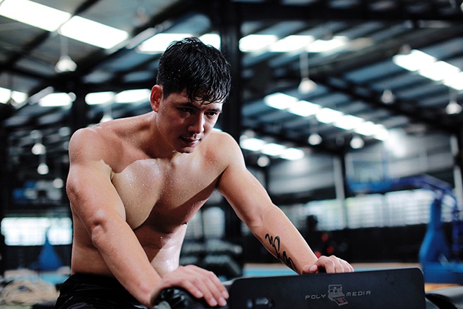 Dan ong nam tinh tren phim Viet: Yeu hay thieu? hinh anh