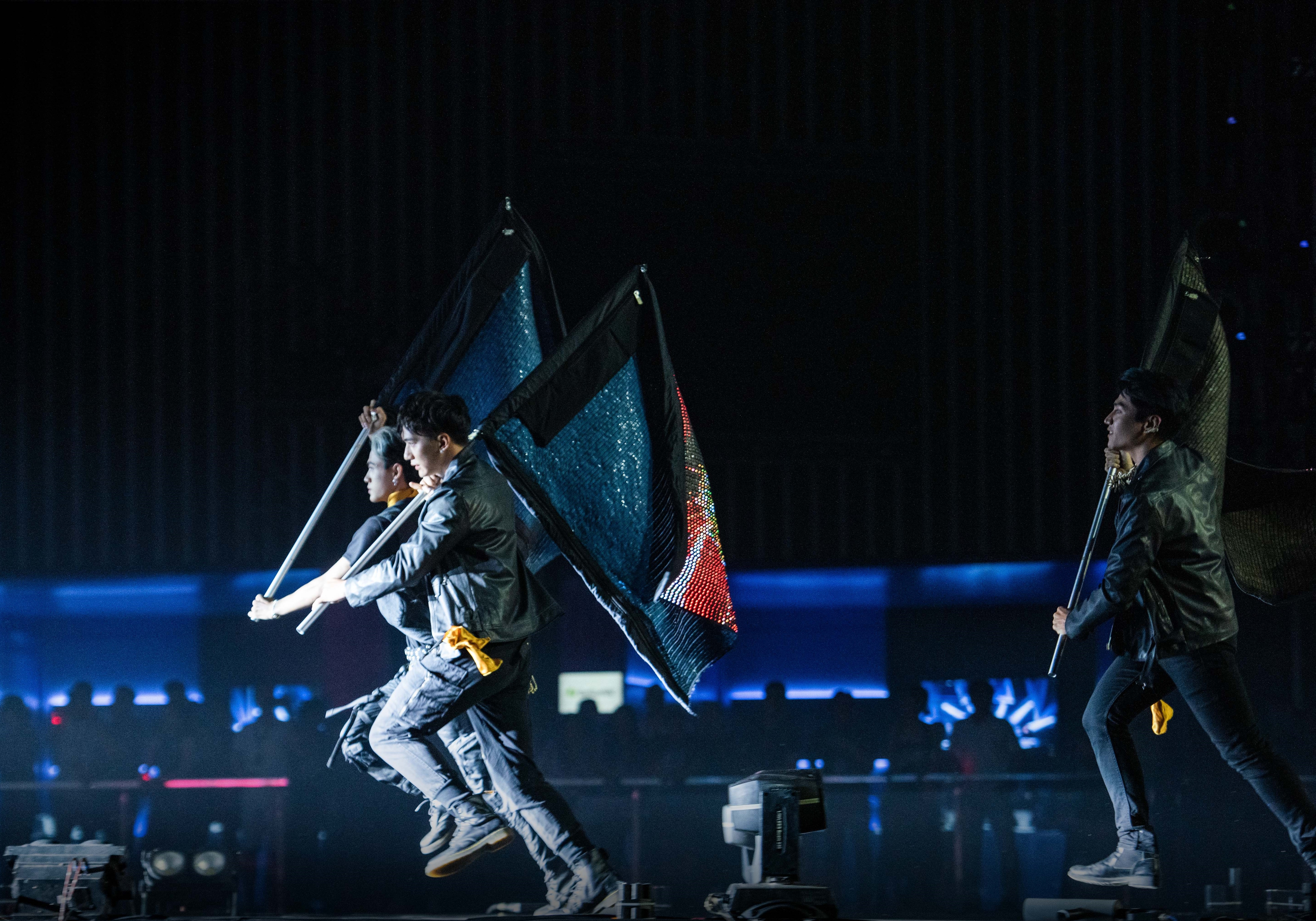 10.000 khan gia 'chay' voi Rap Viet anh 6