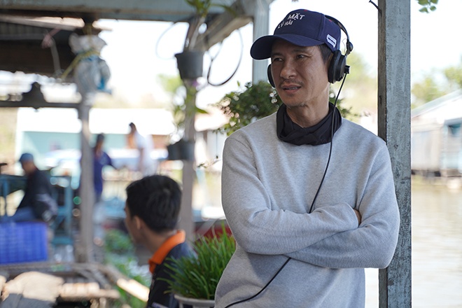 Ly Hai len tay hinh anh