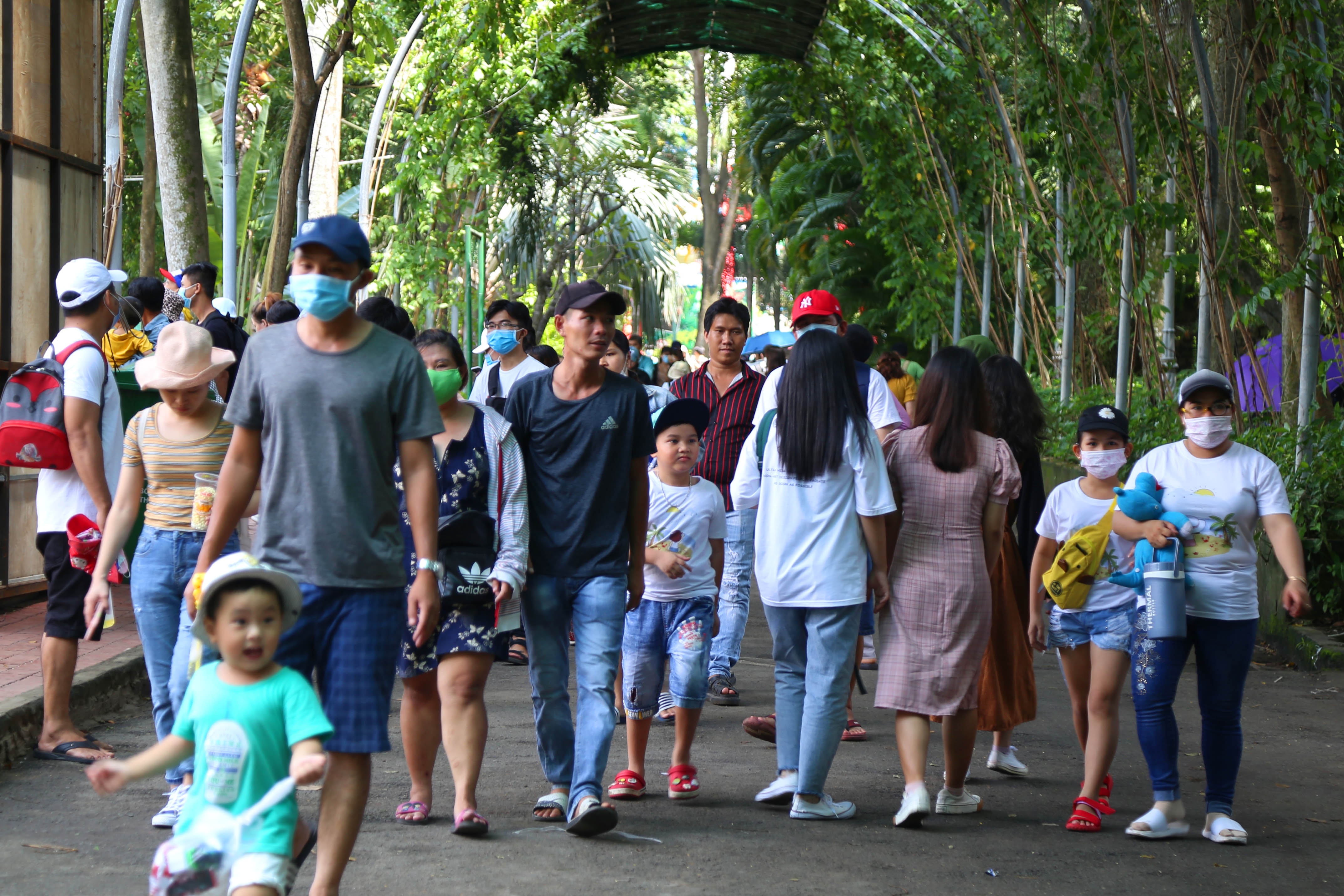 Dam Sen, Thao Cam Vien dong duc dip 2/9 hinh anh