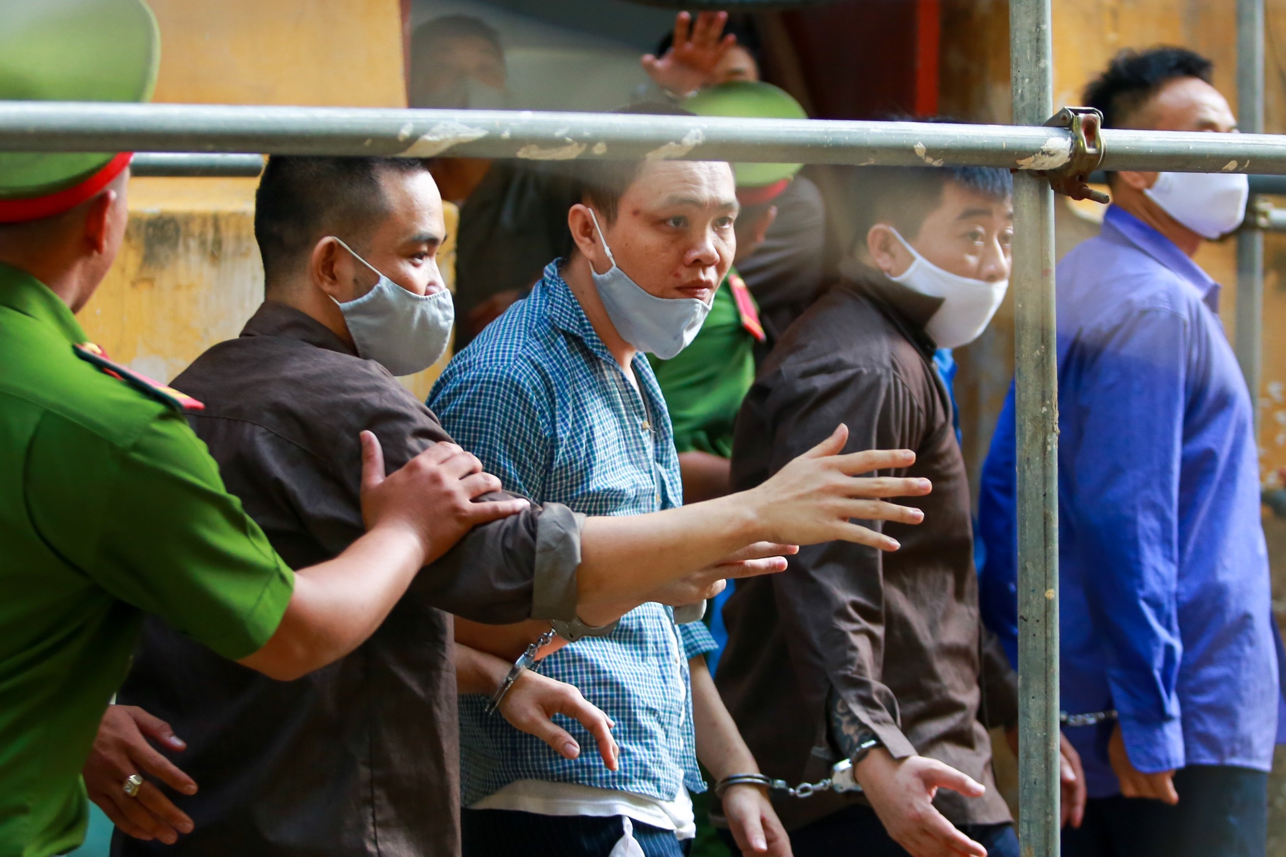 19 nguoi hau toa vi ho tro Tuan 'Khi' hinh anh