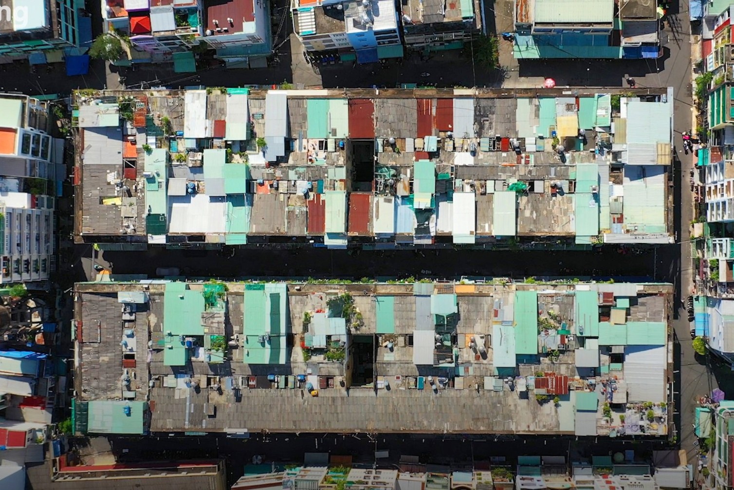 Cuoc song ben trong chung cu hon 50 nam tuoi o TP.HCM hinh anh