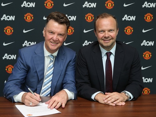 Louis Van Gaal - Cuoc chia ly mau hong hinh anh