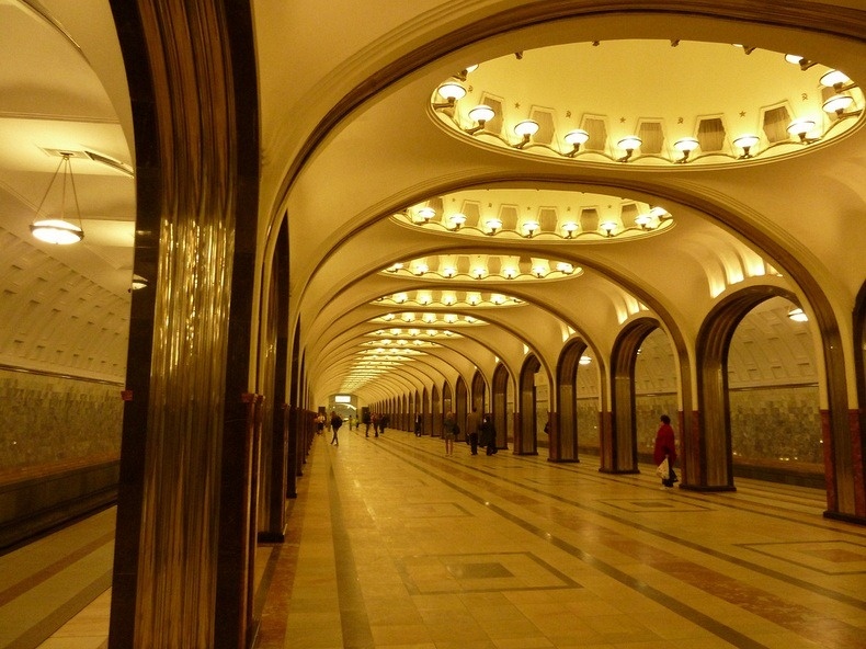 Ga tau dien ngam Moscow - Cung dien long lay trong long dat hinh anh