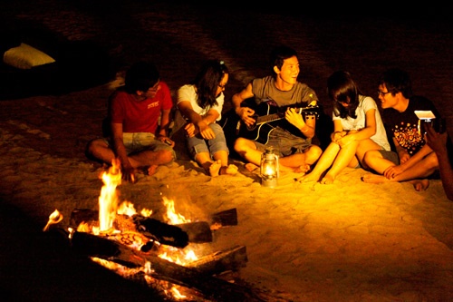 Quẹt ga mang đến một buổi lửa trại thú vị. Ảnh st.