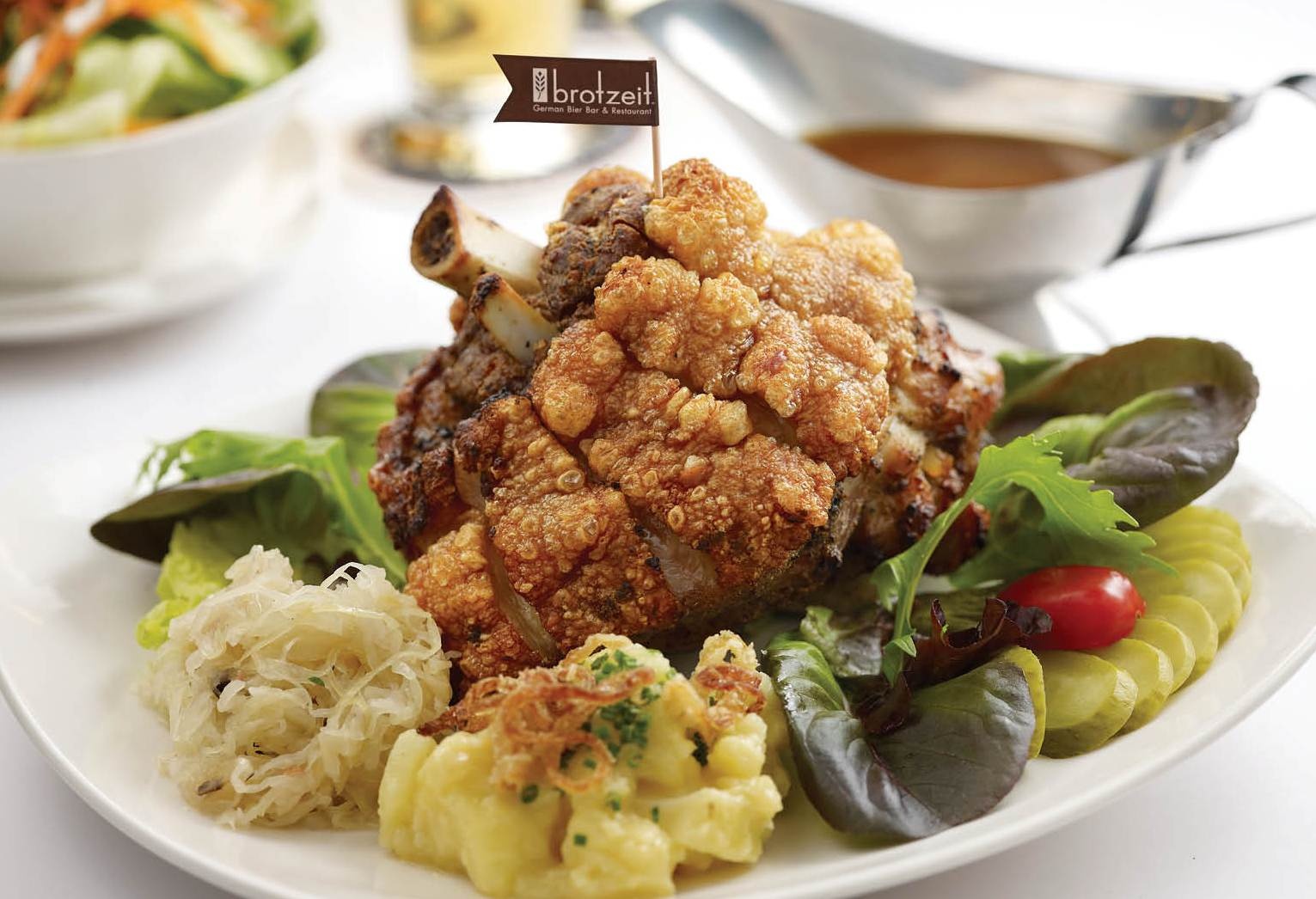 Nhung mon an dac trung cua le hoi bia Oktoberfest hinh anh