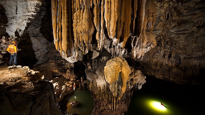 Vỡ òa vì những điều kỳ thú trong hang - Ảnh: Ryan Deboodt