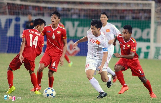 Hình ảnh Công Phượng bị