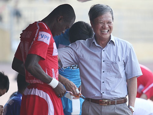 HLV Le Thuy Hai bi 'nem da' vi che U19 hinh anh