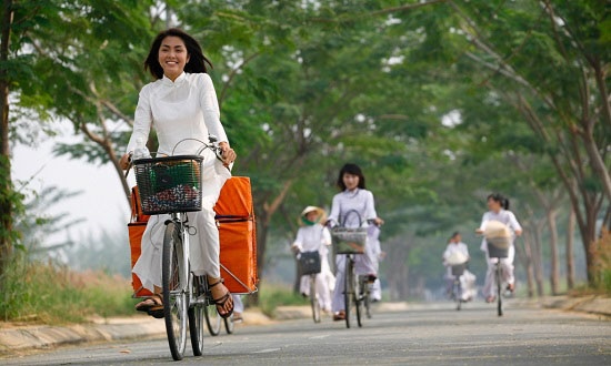 Chắc không ai quên được hình ảnh cô Trúc trong sáng trong Bỗng dưng muốn khóc