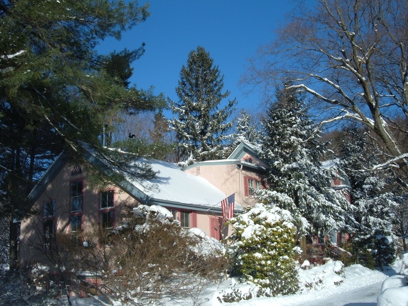 Nhưng khách nơi này thường chứng kiến nhiều hoạt động bất thường, như bị mất chìa khóa, vòi nước trong nhà vệ sinh tự mở và đèn trong phòng tự bật sáng. Ảnh YAN.