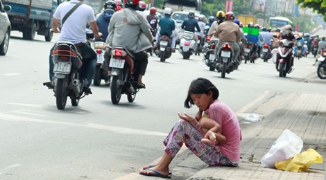 That vong vi nguoi an xin be con khong bao gio lon hinh anh