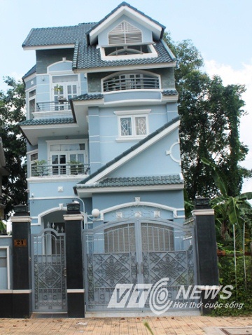 Căn biệt thự nơi người con dàn cảnh, khống chế mẹ cướp tài sản 