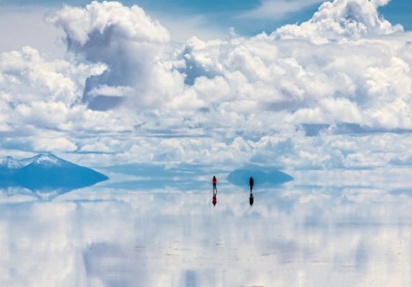 Cánh đồng muối lớn nhất thế giới Salar de Uyuni (Bolivia).