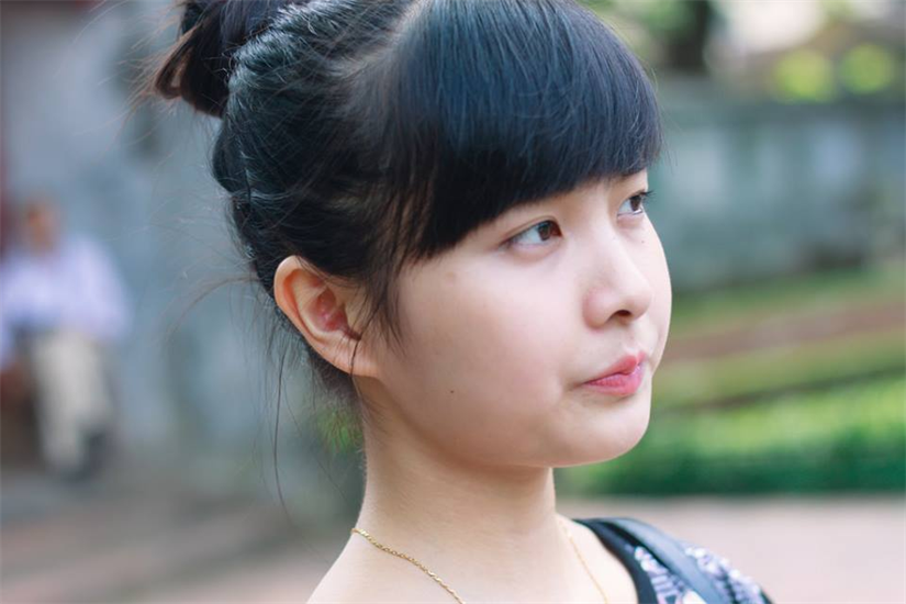 Gương mặt trẻ trung bầu bĩnh làm rung động nhiều người trẻ.