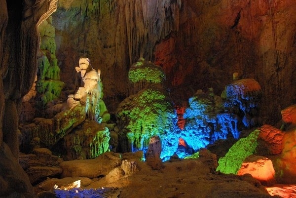 Động Phong Nha.