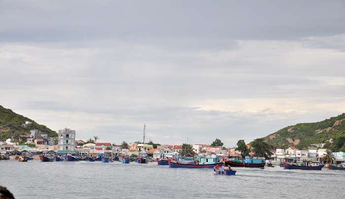 Đảo Bình Ba nhìn từ xa với những ngôi nhà khang trang.