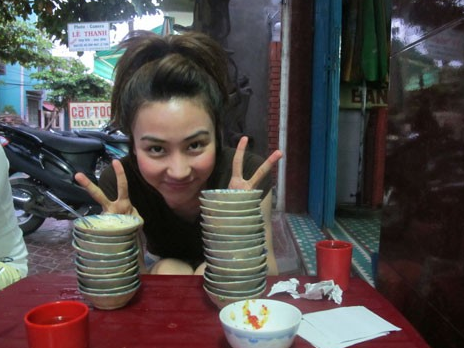 Sao Viet coi bo ve ngoai sang trong di an quan binh dan hinh anh