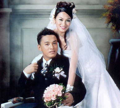 Nhung quy ong dao hoa, cuoi nhieu lan cua showbiz Viet hinh anh