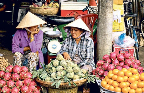 Một gian hàng trái cây tươi ở Sài Gòn - Ảnh: Telegraph