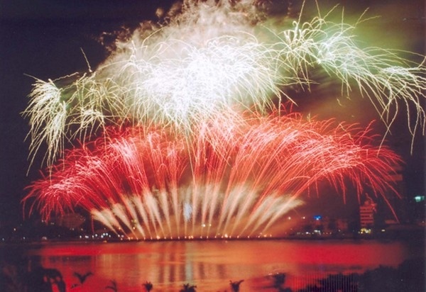 Chon vi tri xem phao hoa tam cao 'dac dia' dip 10/10 hinh anh