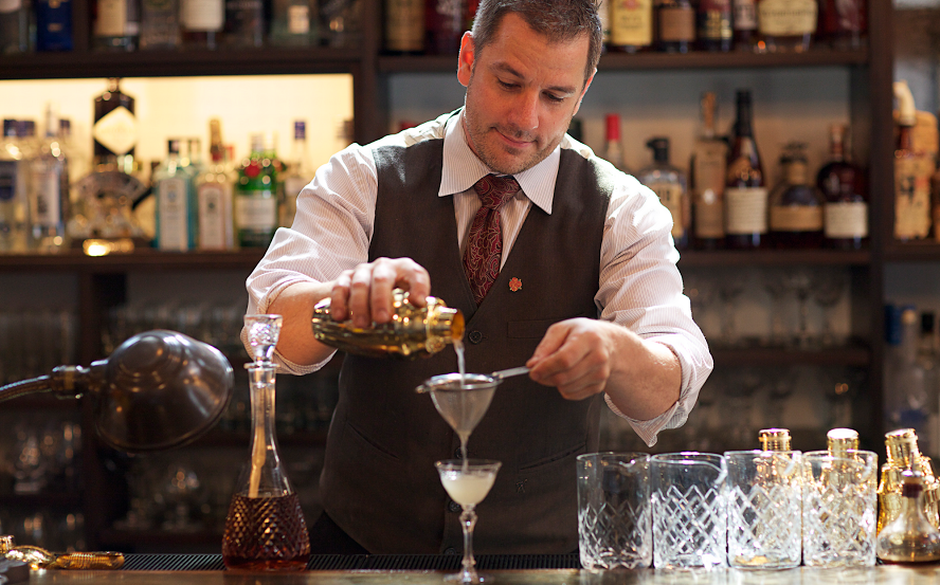 6: Canon, Seattle. Thành viên mới trong danh sách các quán rượu này có khởi đầu khá cao ở vị trí số 6. Quán Canon chuyên pha chế rượu Whiskey và rượu đắng của Mỹ.