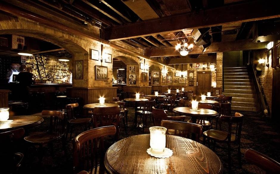 7: Baxter Inn, Sydney. Mới khai trương cách đây không lâu, quán rượu Baxter Inn là một tầng hầm dưới ánh nến lãng mạn, phục vụ những món cocktail phức tạp nhất Úc.