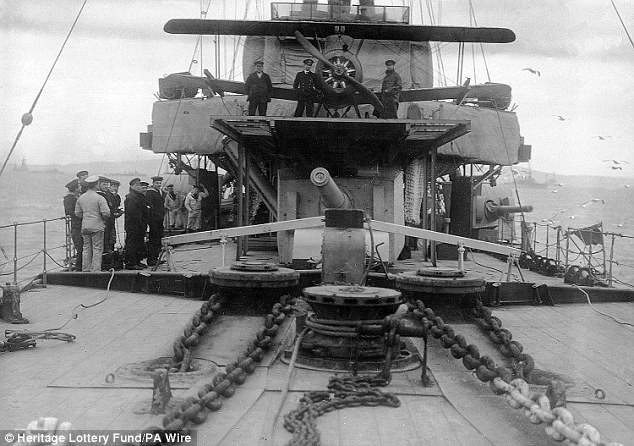 Du khách sẽ được tham quan phòng chỉ huy, phòng động cơ và cabin vẫn còn nguyên vẹn như 100 năm trước.