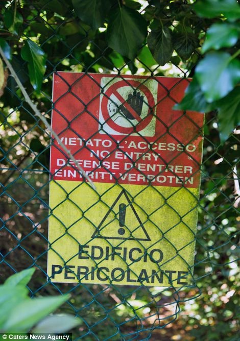 Tên bác sĩ này sau đó đã chết vì bị chính linh hồn của những người mà hắn tra tấn trước đó quay lại ám ảnh. Trong lúc điên loạn, hắn leo lên tháp chuông và nhảy xuống nhưng không chết. 